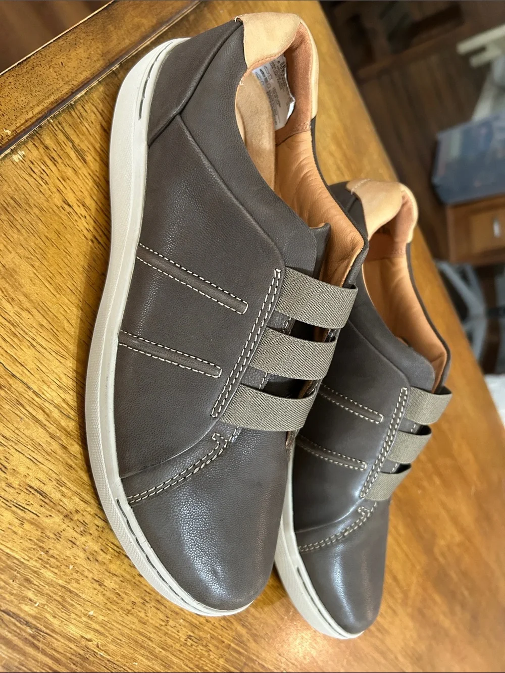 Clarks Women’s Slip-On Dark Olive Leather Loafers New Without Tags